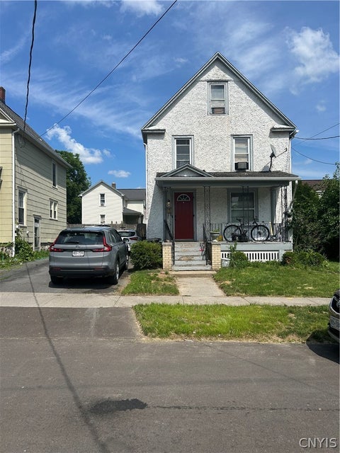 Homes For Sale - 32 Chestnut Street<br/> Auburn, NY 13021