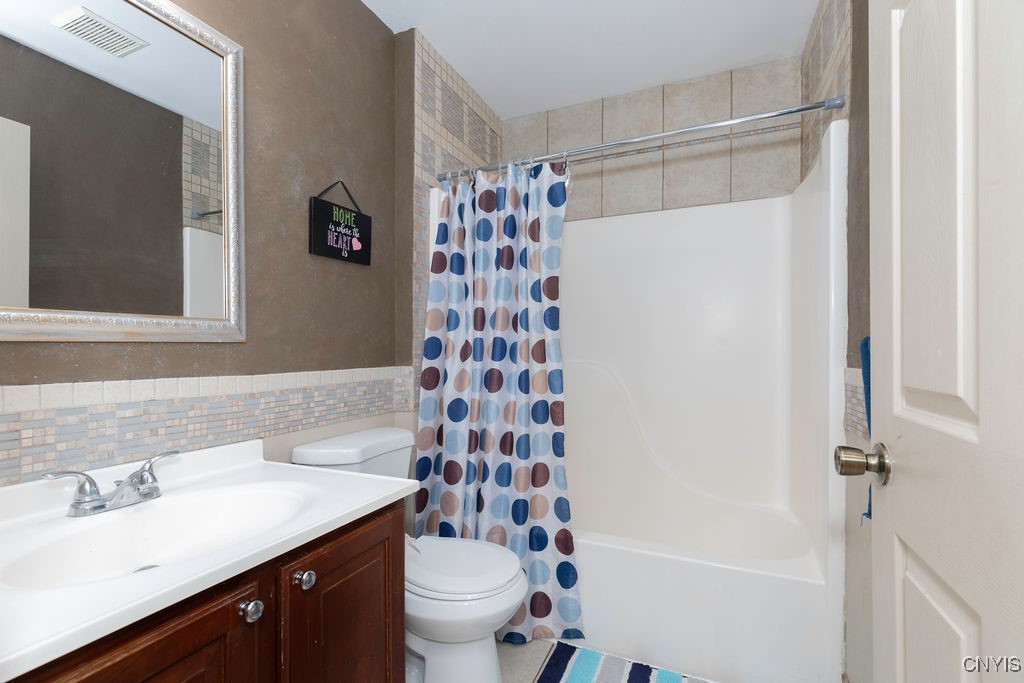 8249 Dampier Circle, Clay, New York image 31
