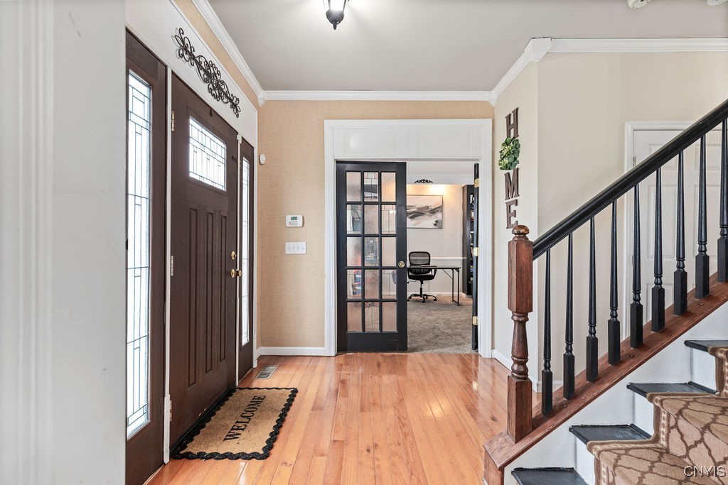 8249 Dampier Circle, Clay, New York image 6