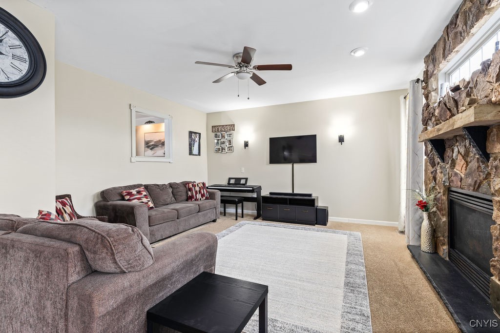 8249 Dampier Circle, Clay, New York image 18