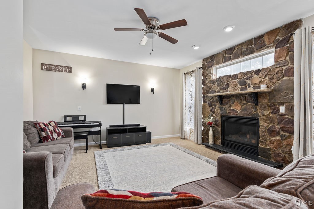 8249 Dampier Circle, Clay, New York image 19