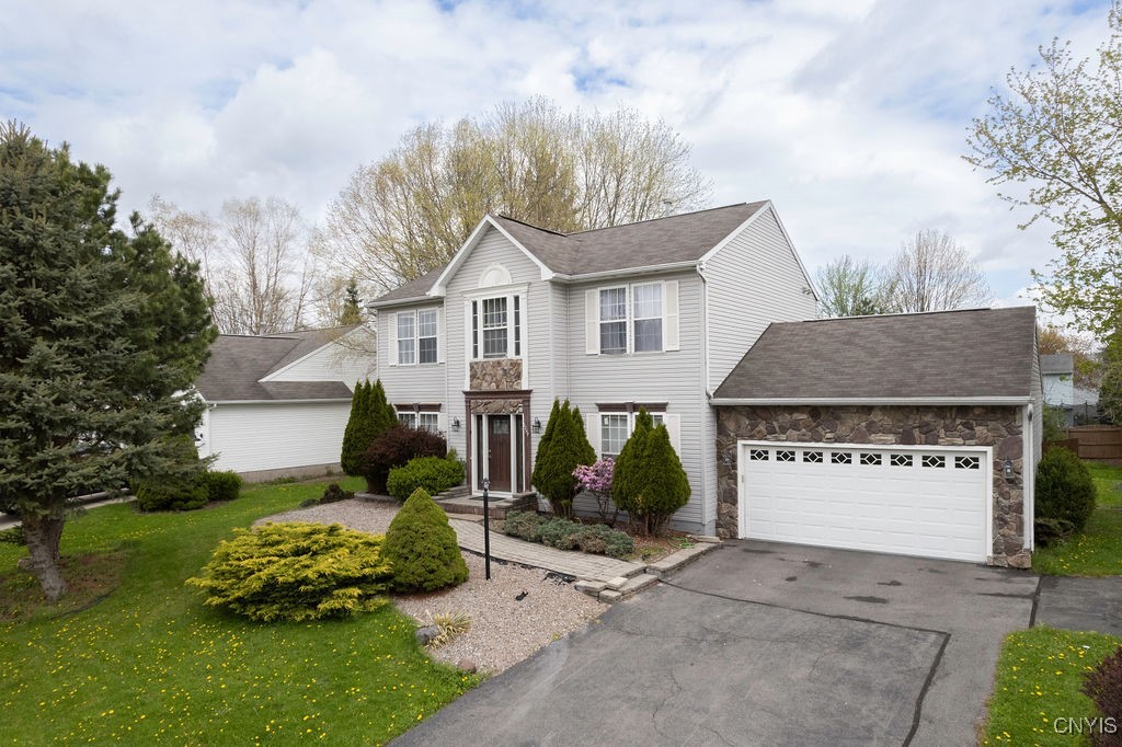 8249 Dampier Circle, Clay, New York image 2
