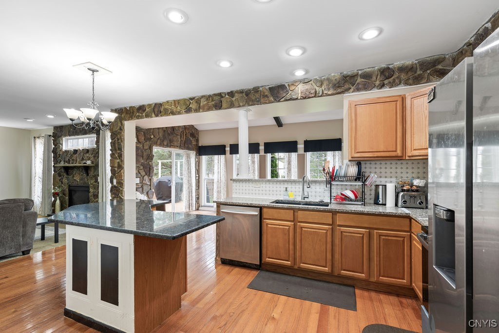 8249 Dampier Circle, Clay, New York image 12