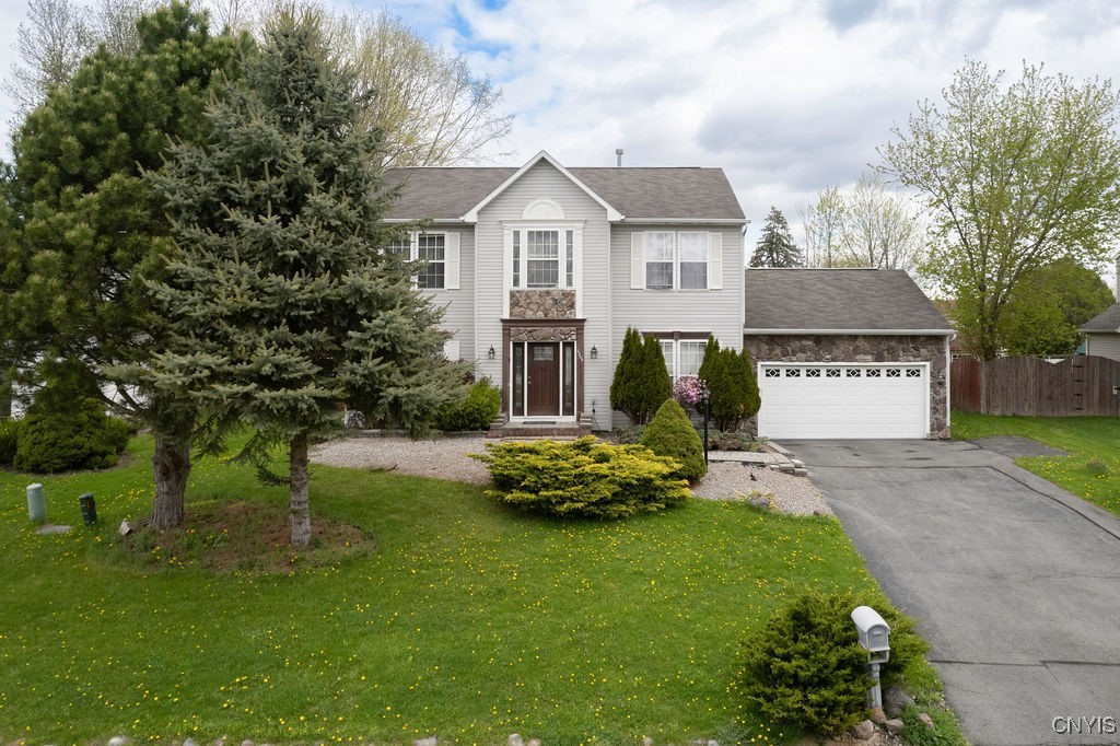 8249 Dampier Circle, Clay, New York image 4