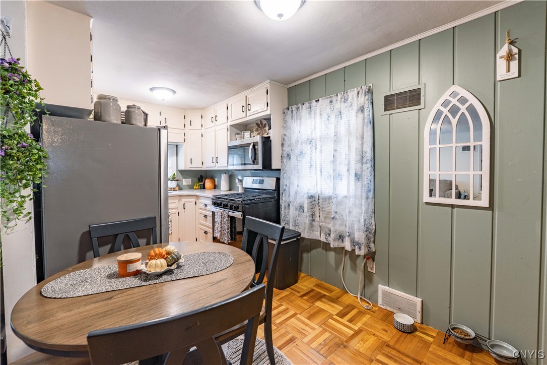 109 Glen Road S