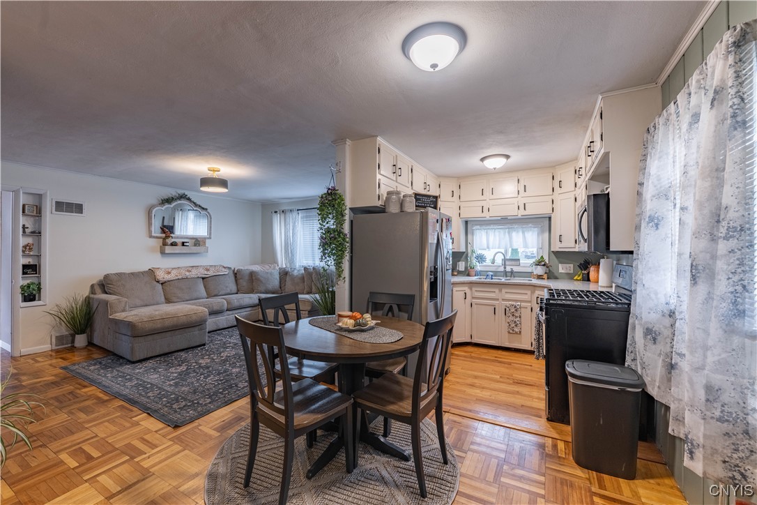 109 Glen Road S