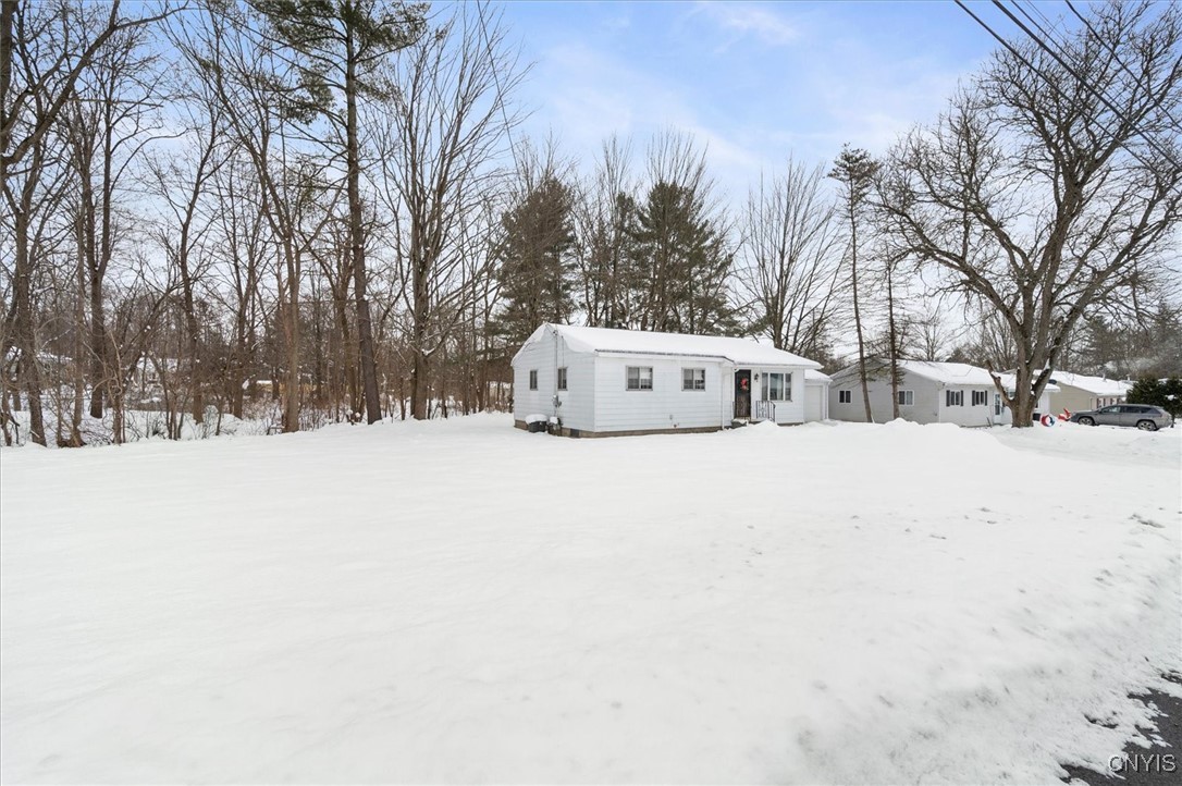 416 Deland Drive, Utica, New York image 4