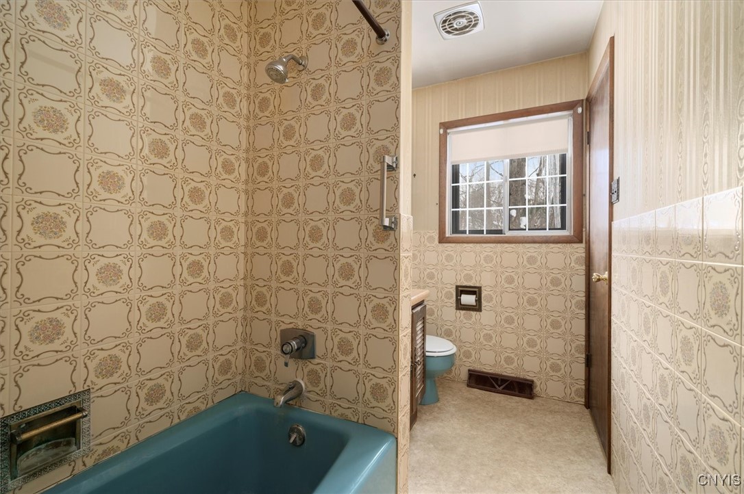 416 Deland Drive, Utica, New York image 28