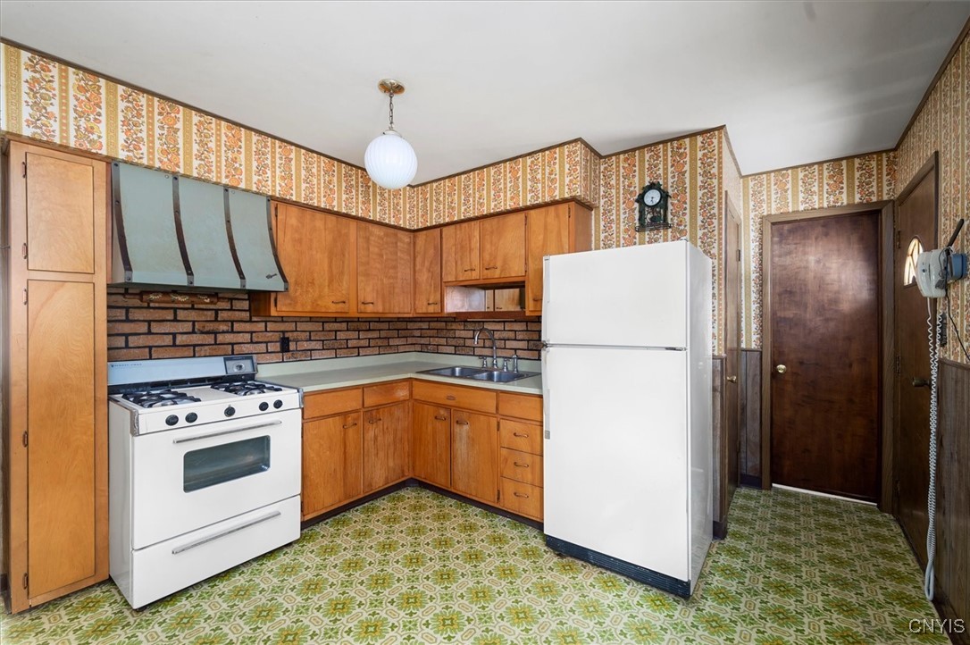 416 Deland Drive, Utica, New York image 18