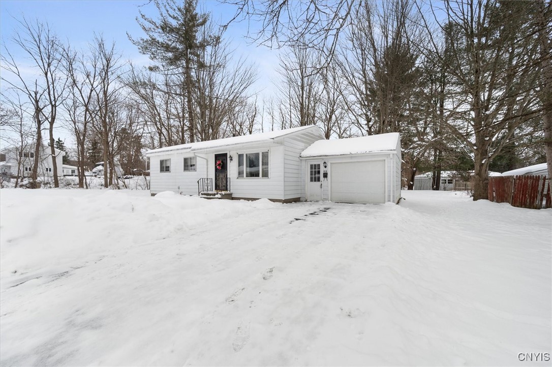 416 Deland Drive, Utica, New York image 3