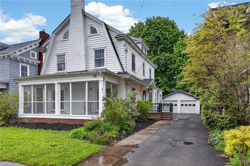Photo of 142 Hampton Road, Syracuse, NY 13203 (MLS # S1681722)