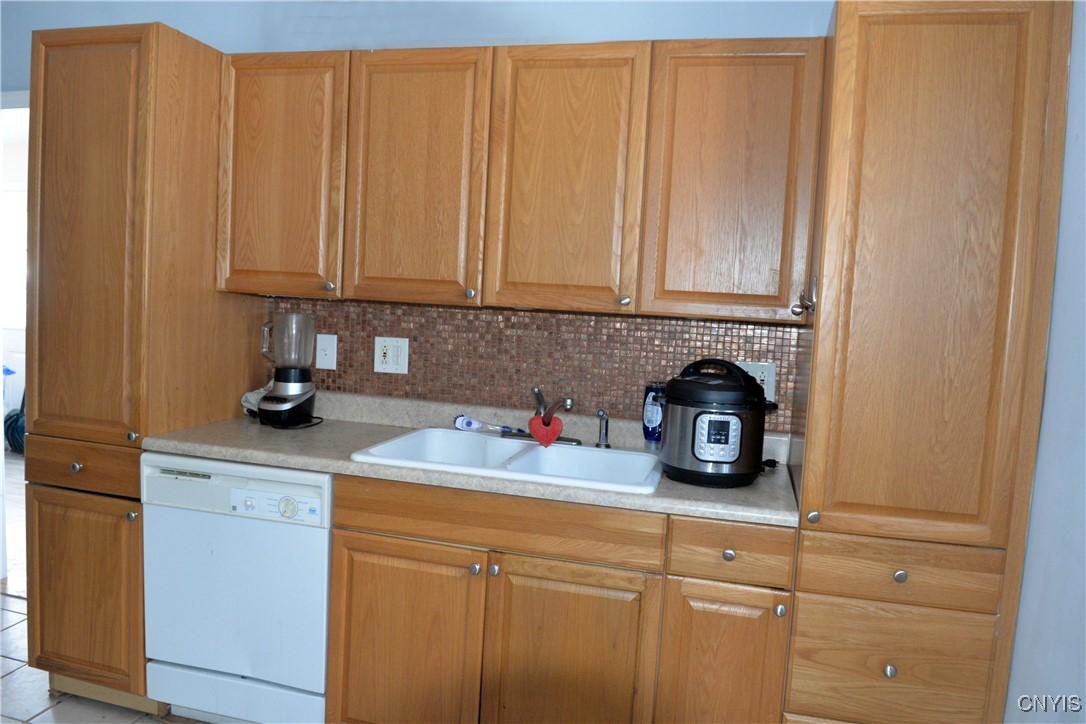 1412 Downer Avenue, Utica, New York image 5