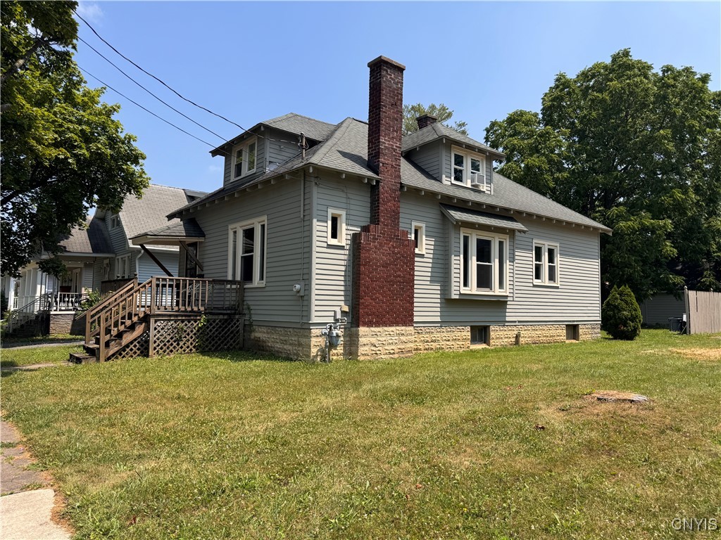 1219 Mathews Avenue