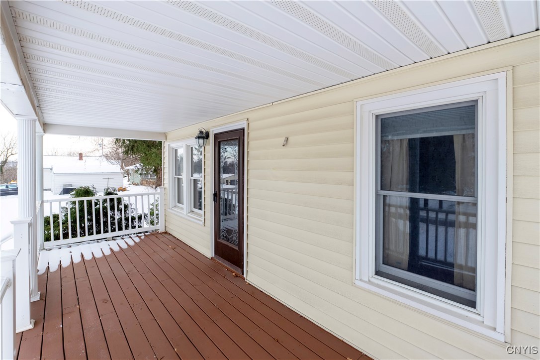 901 Hudson Street, Camillus, New York image 3