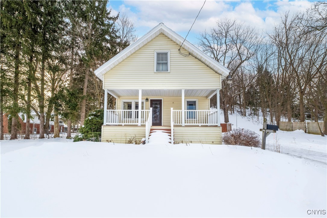 901 Hudson Street, Camillus, New York image 1