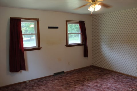 Tiny photo for 6241 S Mcdonald Road, Elbridge, NY 13080 (MLS # S1699375)