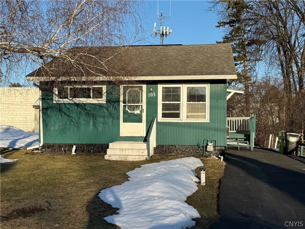 Photo of 103 Toas Avenue, Salina, NY 13211 (MLS # S1665099)