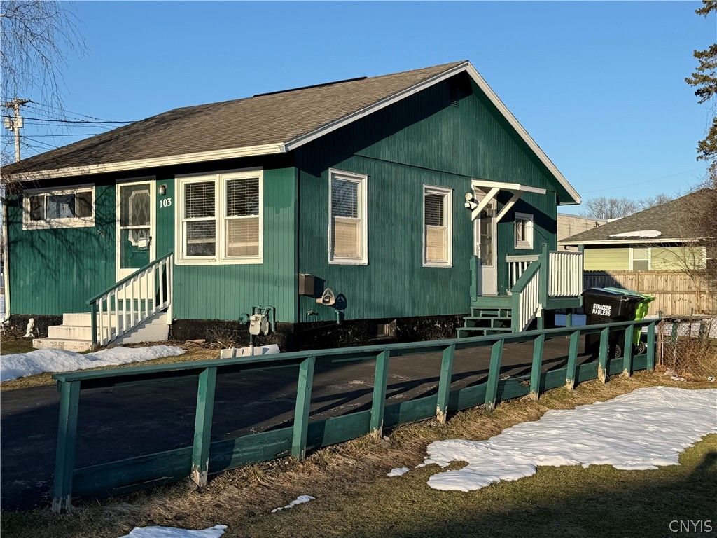 Photo of 103 Toas Avenue, Salina, NY 13211 (MLS # S1665099)