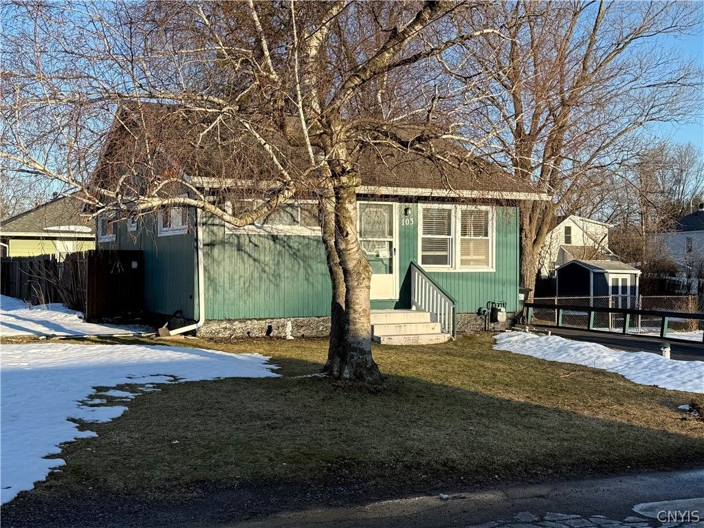 Photo of 103 Toas Avenue, Salina, NY 13211 (MLS # S1665099)