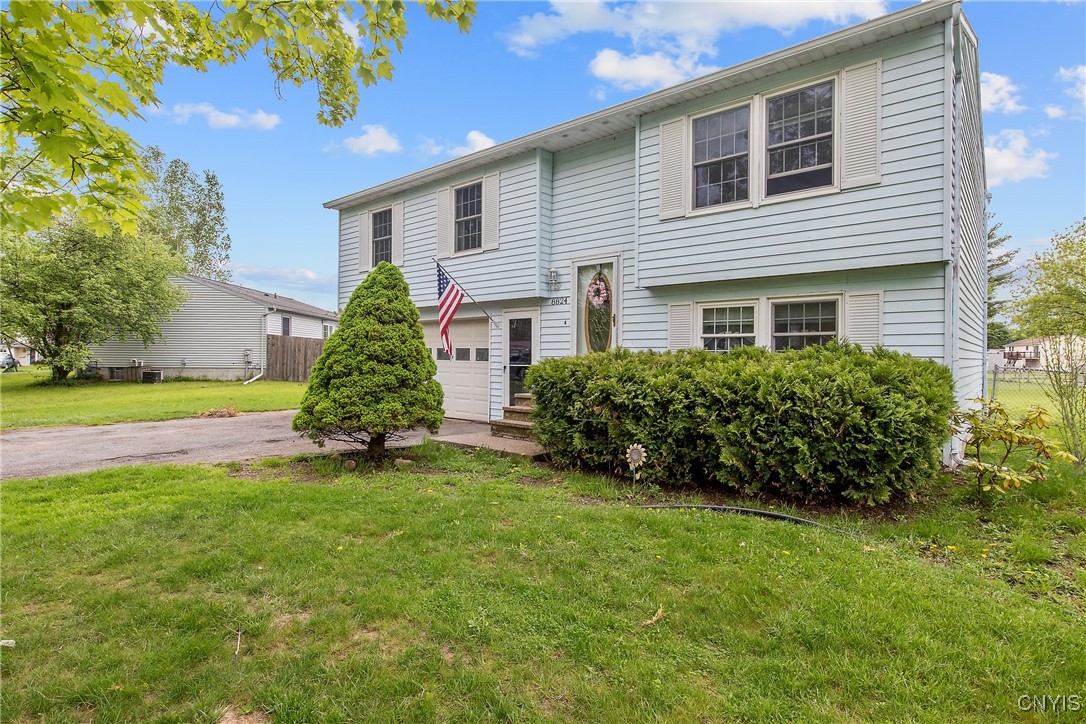 8824 English Road, Cicero, New York image 1