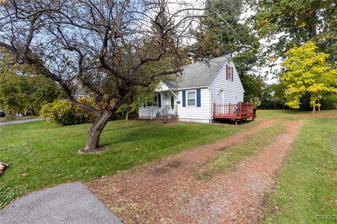 813 1/2 E Molloy Road