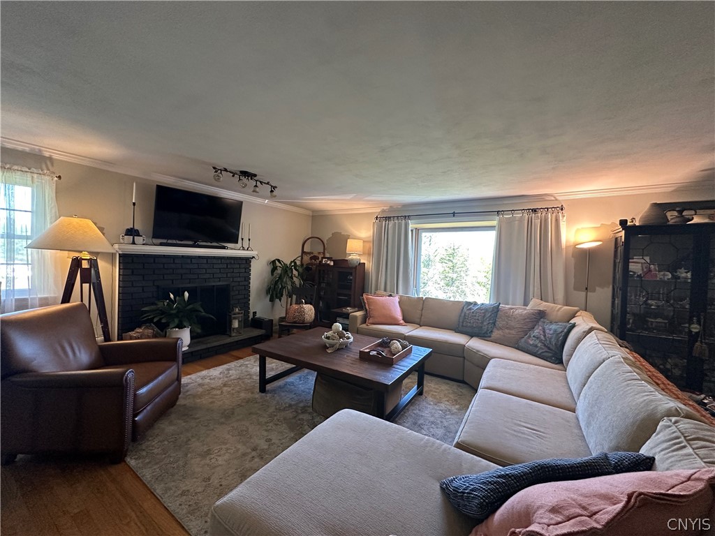 443 Surrey Drive