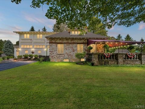 6 Ironwood Road New Hartford NY 13413