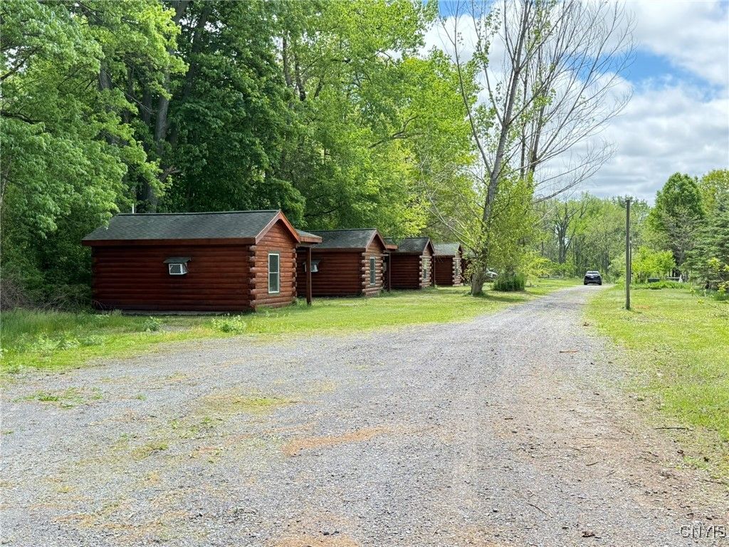 Photo of 984 Waterloo Geneva Road, Waterloo, NY 13165 (MLS # S1620930)