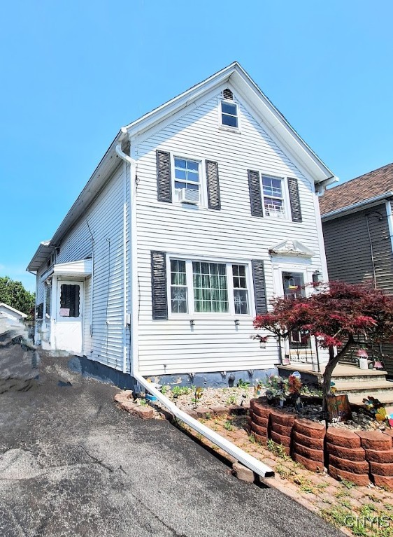 1126 Hammond Avenue