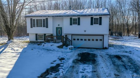 Photo of 3912 Pine Ridge Road, Lenox, NY 13032 (MLS # S1655342)