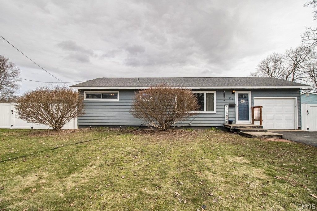 Photo of 152 Fay Lane, Manlius, NY 13116 (MLS # S1666971)