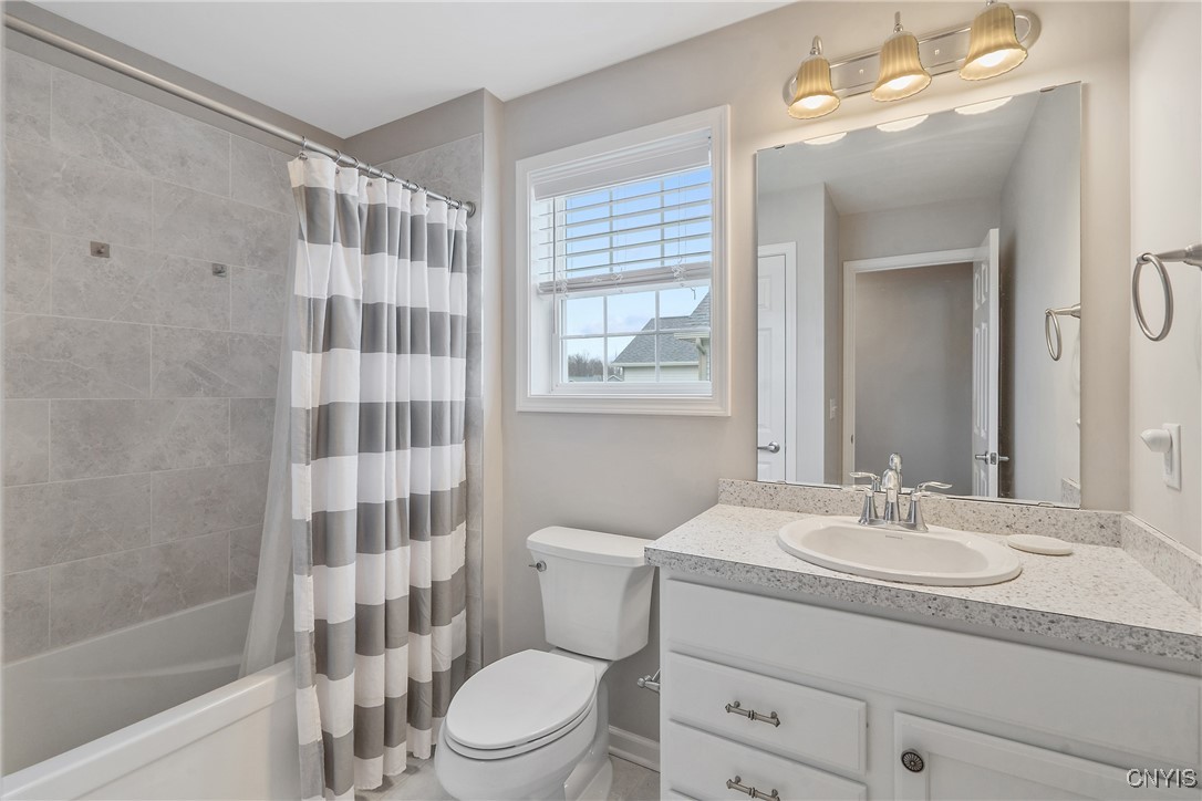 8541 Cobalt Drive, Cicero, New York image 29