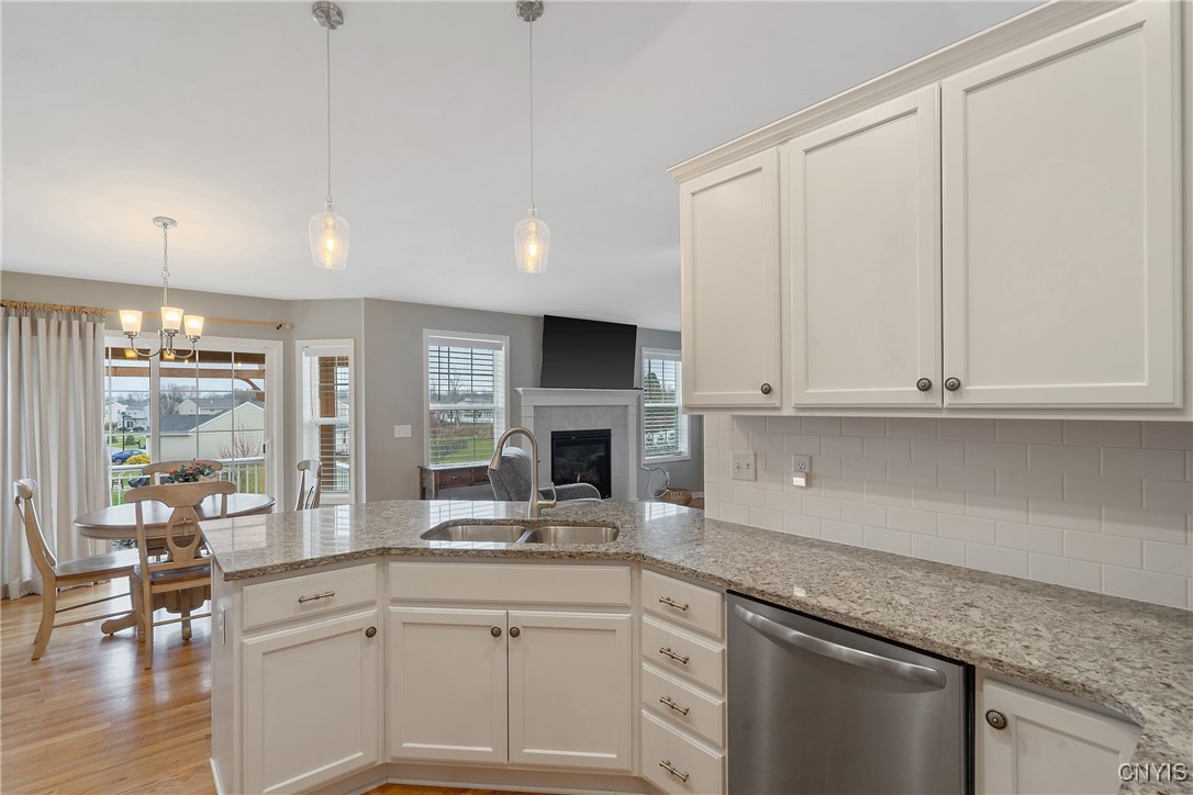 8541 Cobalt Drive, Cicero, New York image 21