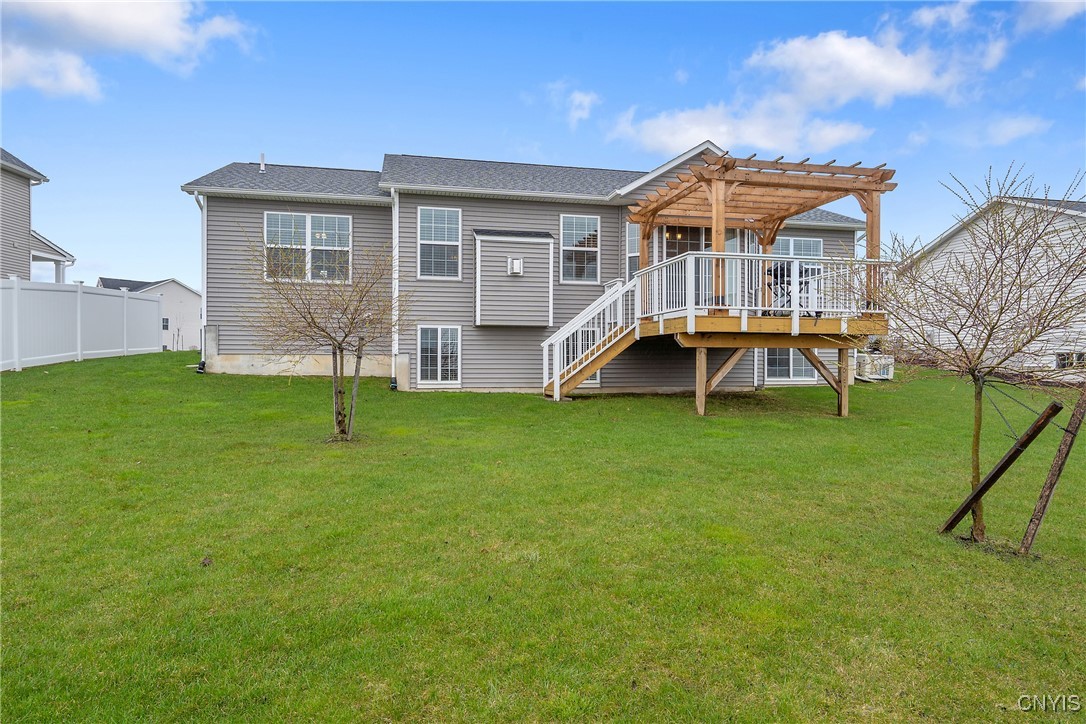 8541 Cobalt Drive, Cicero, New York image 32