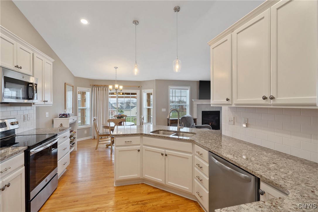 8541 Cobalt Drive, Cicero, New York image 18