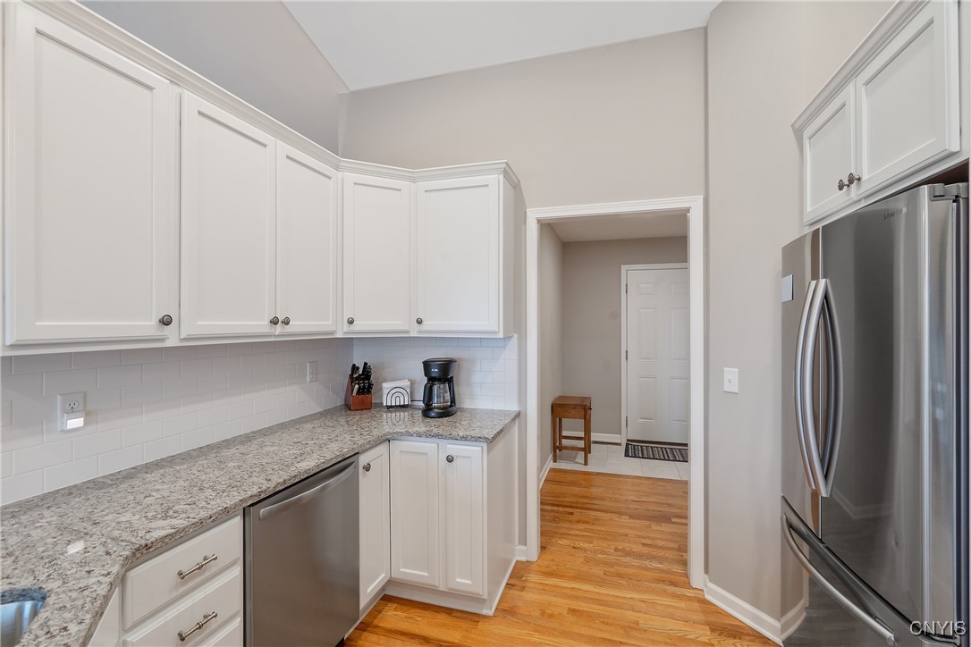 8541 Cobalt Drive, Cicero, New York image 20