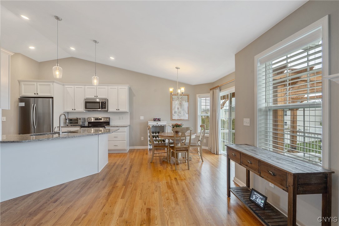 8541 Cobalt Drive, Cicero, New York image 10