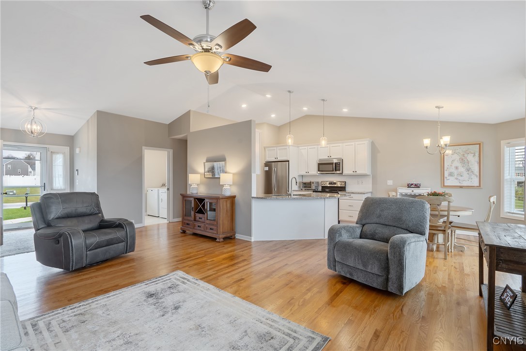 8541 Cobalt Drive, Cicero, New York image 9
