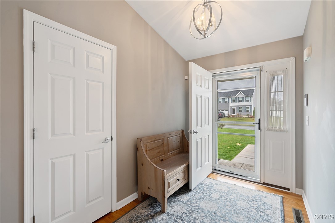 8541 Cobalt Drive, Cicero, New York image 4