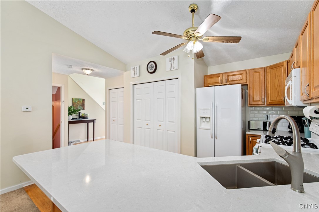 3635 Black Brant Drive Dr, Clay, New York image 7