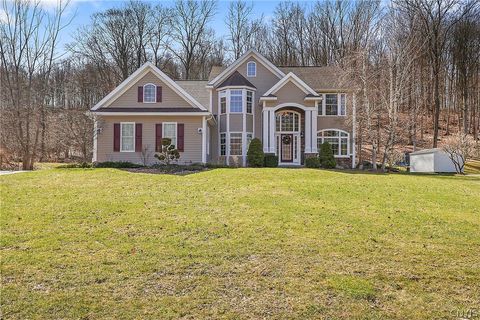 Homes For Sale - 301 Starksboro Drive<br/> Camillus, NY 13031