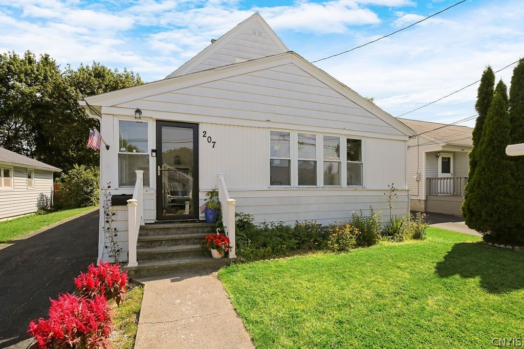 Photo of 207 Cutler Street, DeWitt, NY 13057 (MLS # S1699888)