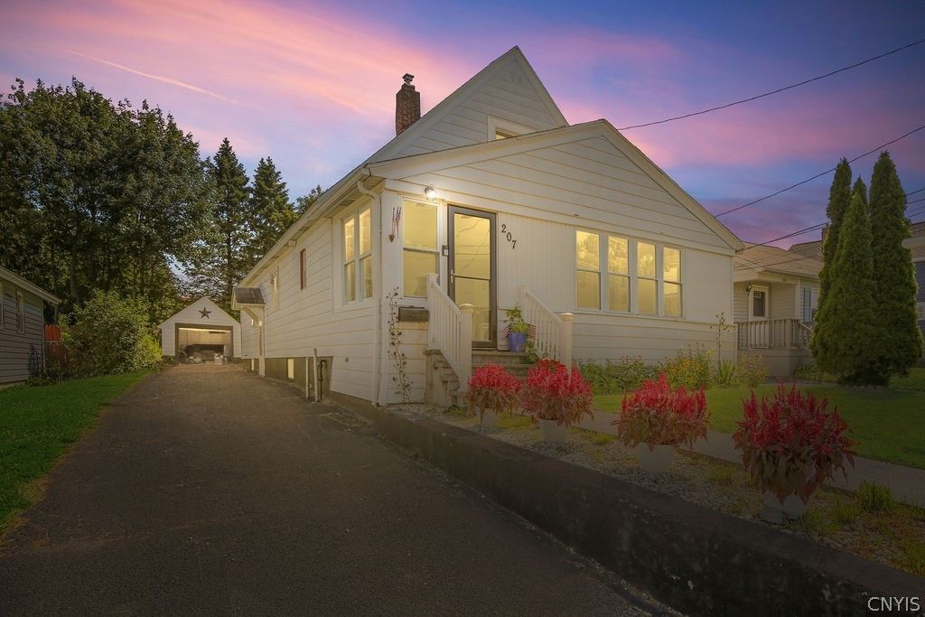 Photo of 207 Cutler Street, DeWitt, NY 13057 (MLS # S1699888)