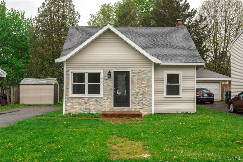 Photo of 1925 Valley Drive, Syracuse, NY 13207 (MLS # S1678065)
