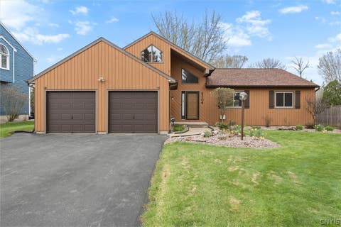 Homes For Sale - 6304 Hardwood Lane<br/> Cicero, NY 13039