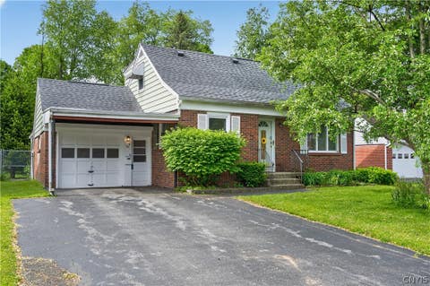 Homes For Sale - 104 Church Parkway<br/> Cicero, NY 13212
