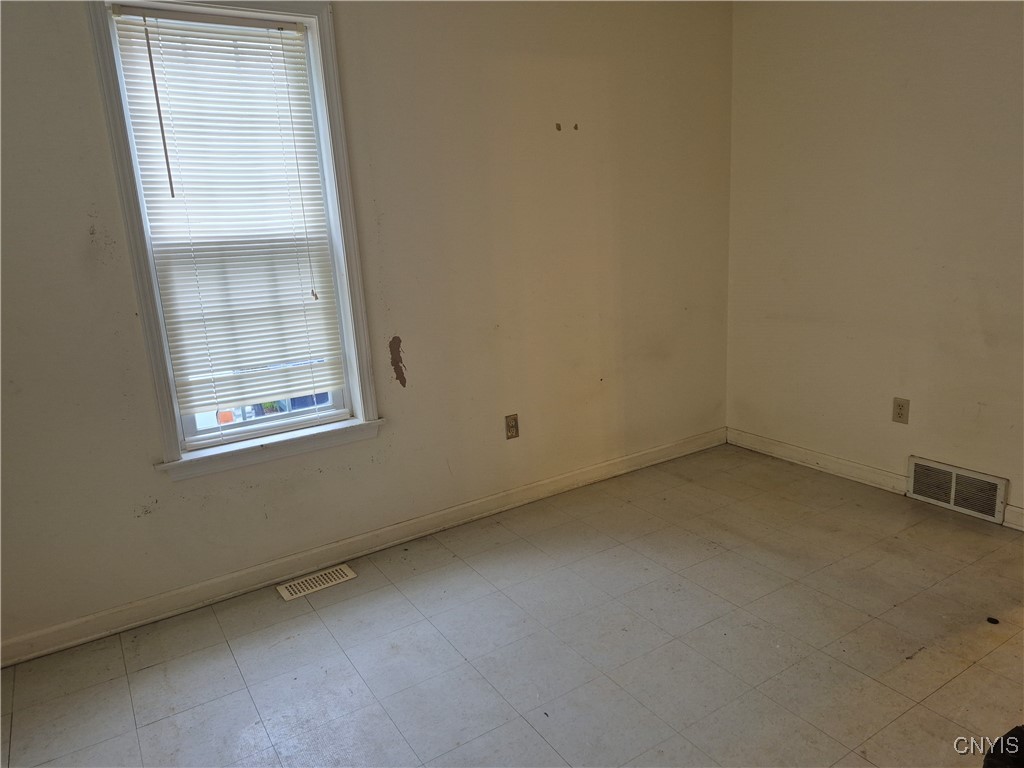 346 Green Street St, Syracuse, New York image 7