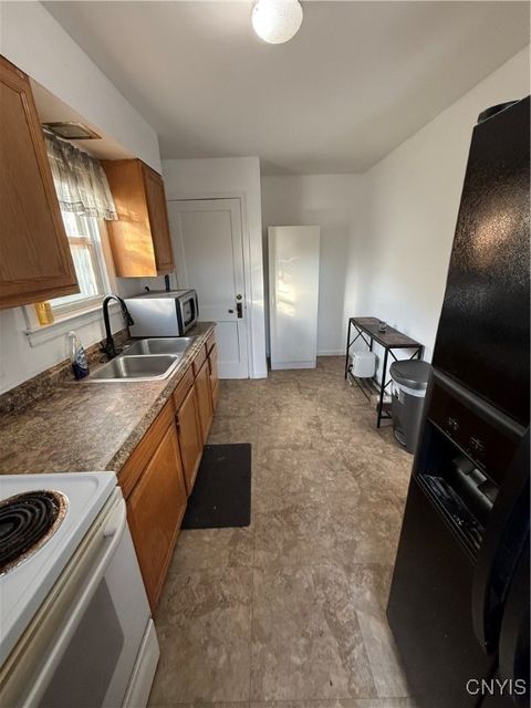 Tiny photo for 442 Orwood Place, Salina, NY 13208 (MLS # S1655570)