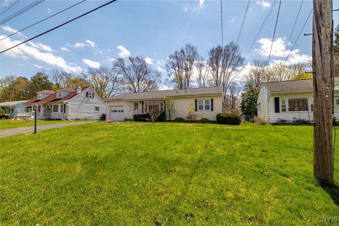 402 Fletcher Drive, Clay, New York image 3
