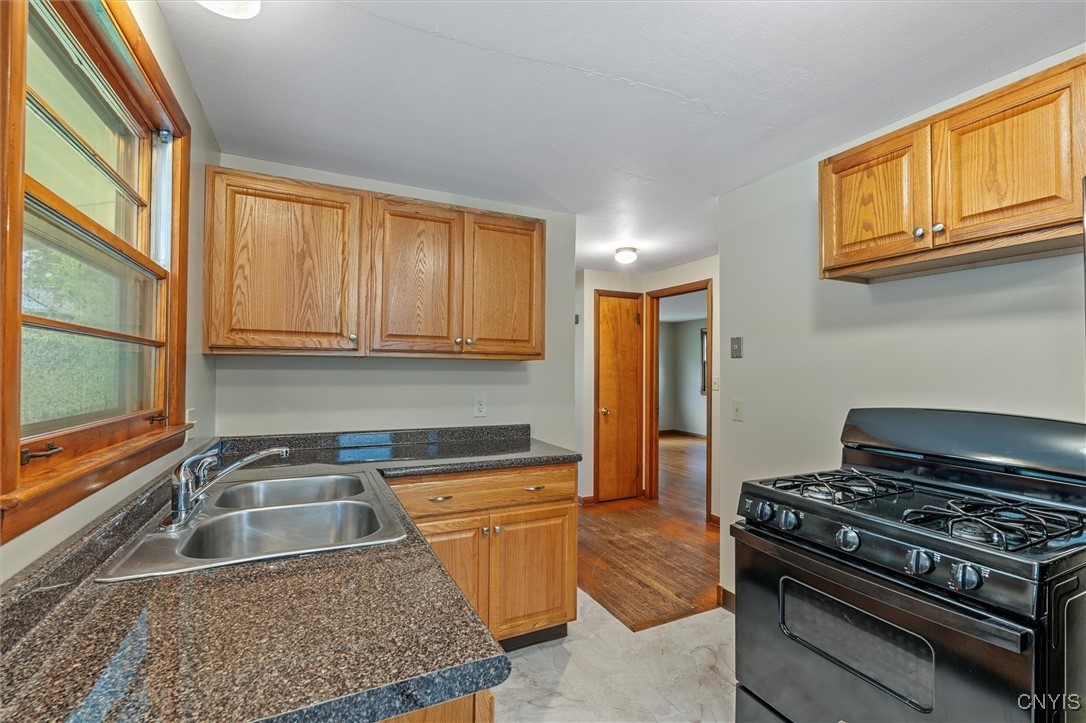 626 Summit Avenue, Syracuse, New York image 5